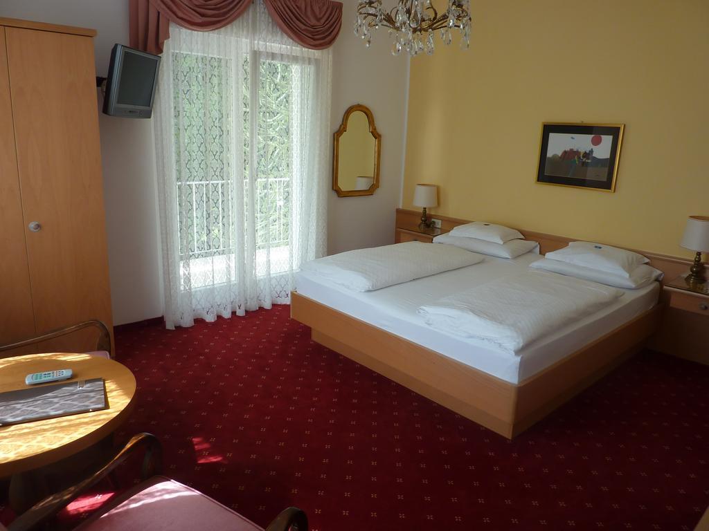 Hotel Zima Мерано Екстериор снимка