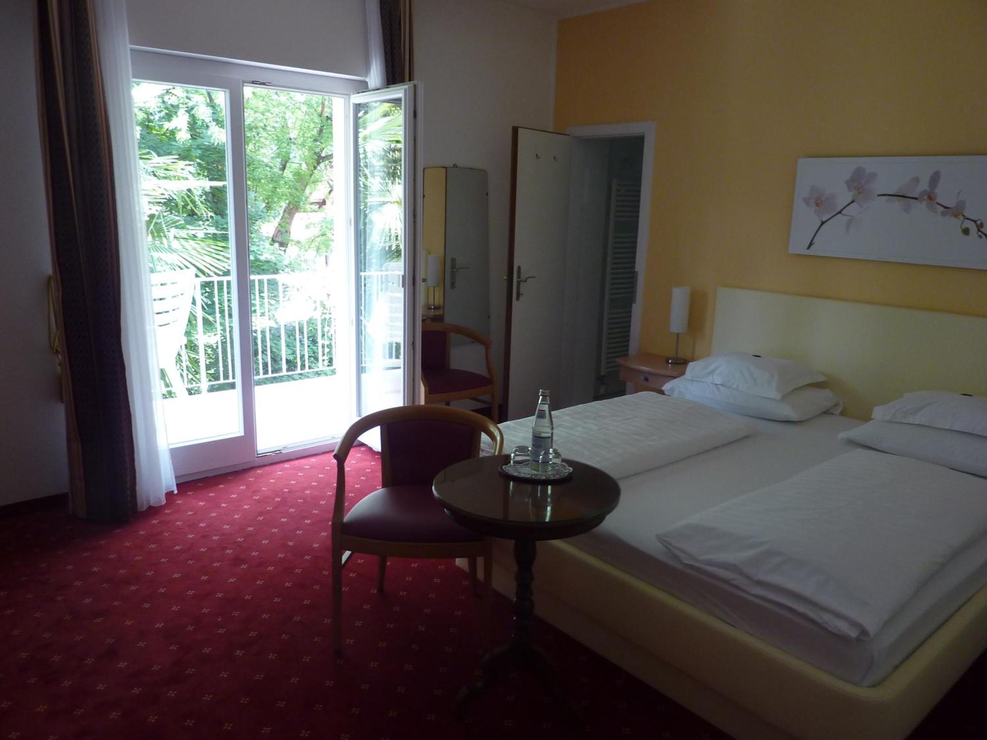 Hotel Zima Мерано Стая снимка
